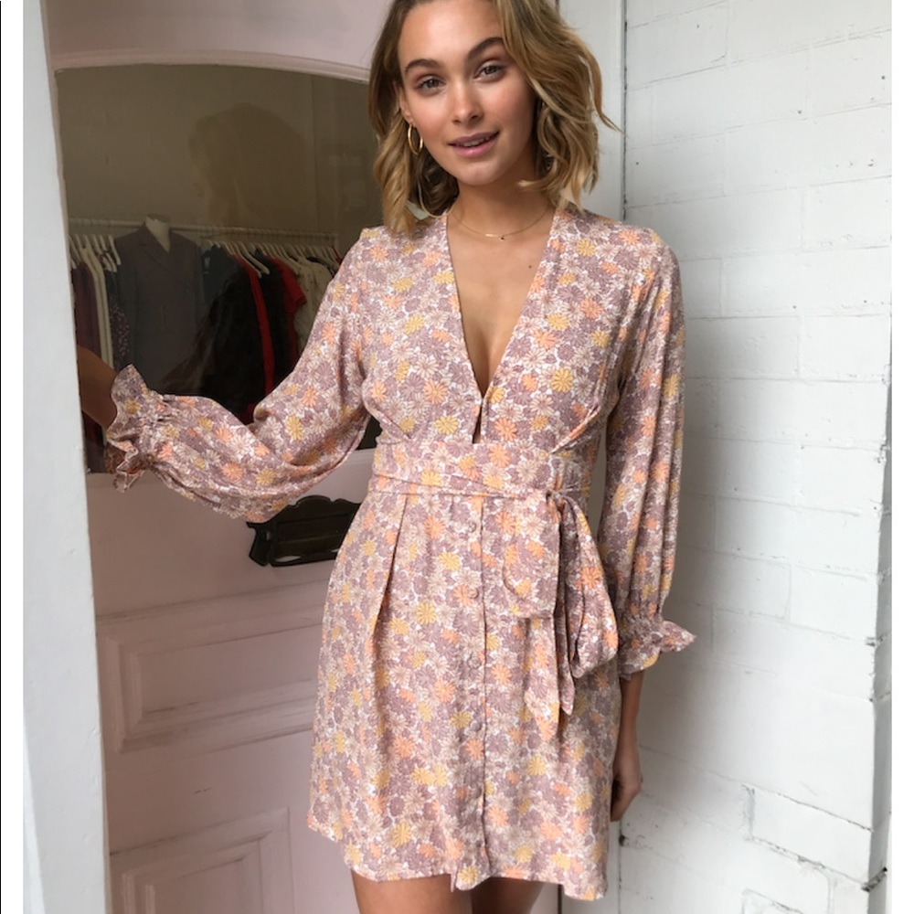 SOLD Faithfull The Brand Palmaro Floral Mini Dres - Picture 6 of 8